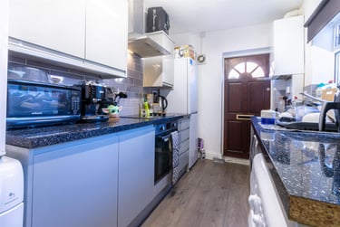 5 bed house, First Avenue, Heaton, Newcastle, NE65YE - Image 2